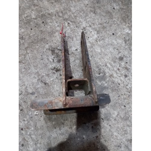 Кронштейн усилителя бампера Mercedes Actros (060), -1