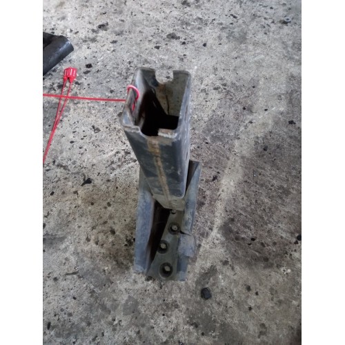 Кронштейн усилителя бампера Mercedes Actros (567), 9303101509