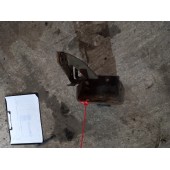 Кронштейн подножки Mercedes (560)