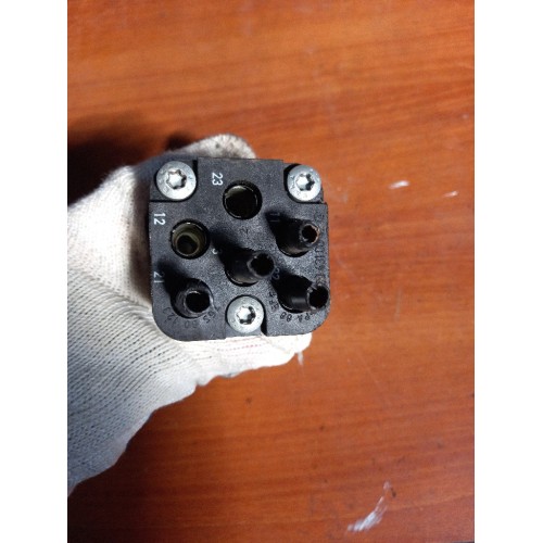 Кран ручного тормоза Mercedes Actros Axor (889), 0004200284-1