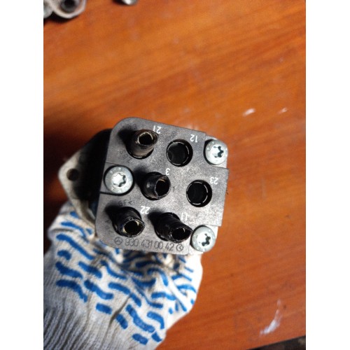 Кран ручного тормоза Mercedes Actros Axor (890), 0004200284-1