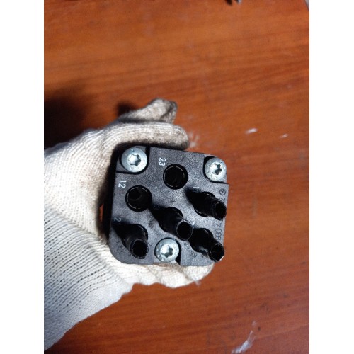 Кран ручного тормоза Mercedes Actros Axor (887), 0004200284-3