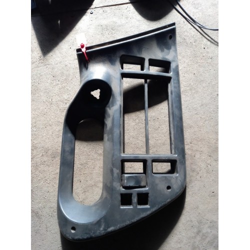 Накладка на торпедо (централ.часть под магнитолу) DAF CF (200), 1446866