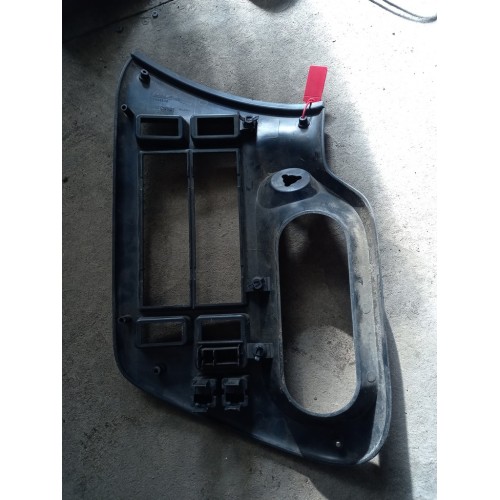 Накладка на торпедо (централ.часть под магнитолу) DAF CF (200), 1446866-2