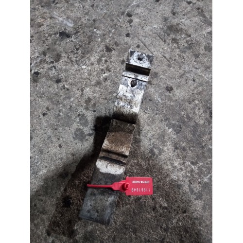 Скоба заднего крыла Volvo (649), 