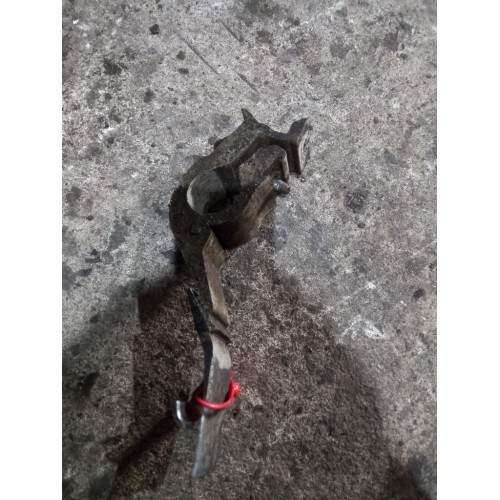 Скоба заднего крыла Volvo (649), -2