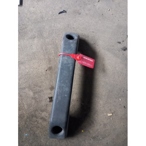 Ручка кабины DAF 95 E2 наружняя (под лобовым стеклом) центральная (561), 9592261