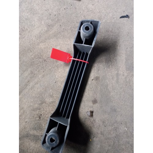 Ручка кабины DAF 95 E2 наружняя (под лобовым стеклом) центральная (561), 9592261-2