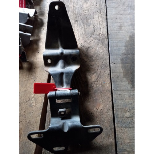 Петля капота MAN (493), 8161145002-1