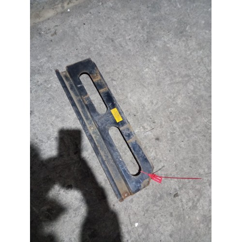 Пластина прижимная ящика АКБ MAN (широкий ящик) (478), 