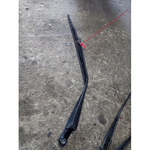 Поводок дворников Renault Magnum (851), 