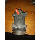 Компрессор кондиционера Renault Magnum MACK440 (955)