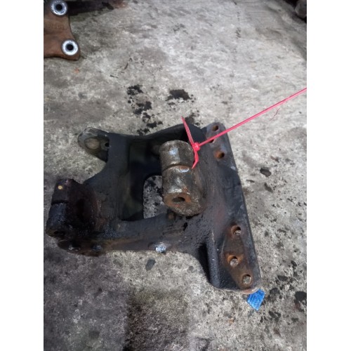 Кронштейн передней рессоры Volvo FH 131881 передний RH (820), -1