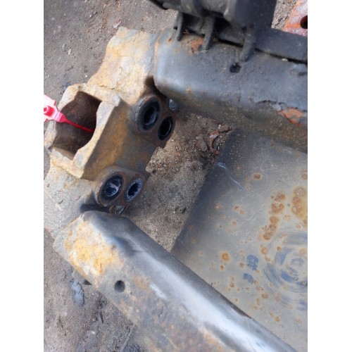 Кронштейн буксировочного крюка DAF 95 583587 с подножками (438), -6