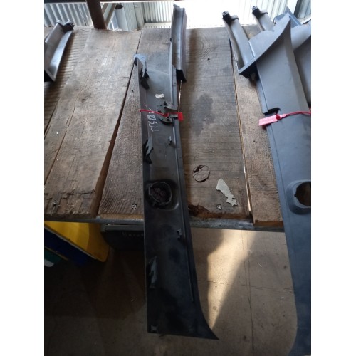 Накладка на стойку лобового стекла MAN TGX/TGS внутренняя RH (562), 81624306006-1