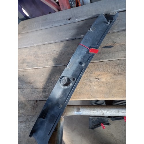 Накладка на стойку лобового стекла MAN TGA внутренняя RH (570), 81624300112-1