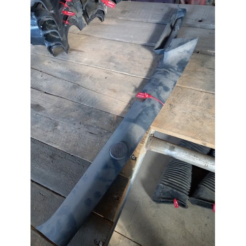 Накладка на стойку лобового стекла MAN TGA внутренняя RH (579), 81624300112