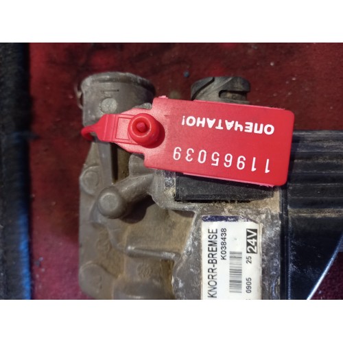 Кран ABS Renault Volvo KNORR (новый образец) (039), к038438-2