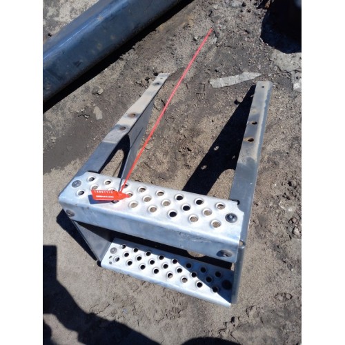 Лестница ящика АКБ Renault TS (712), 21891309