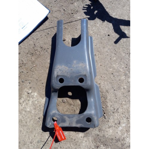 Кронштейн переднего амортизатора Renault TS верхний (703), 21507833