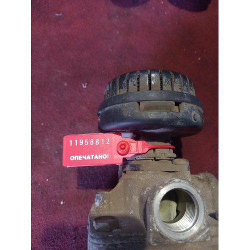 Кран ускорительный Volvo FH-13 (812), 9730110110-1