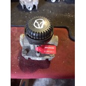 Кран ускорительный Mercedes (835)