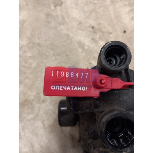 Кран ускорительный MAN TGX 025609 с деф. (477), 81521166074-1