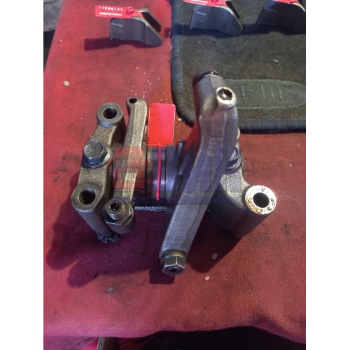 Ось коромысел DAF 106 в сборе (без горняка) (148), 1891926