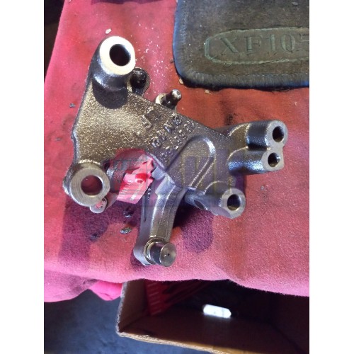 Ось коромысел DAF 106 в сборе (без горняка) (149), 1891926-2