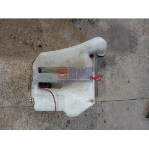 Бачок омывателя DAF 105 920032 в сборе с моторчиком (617), 1664401