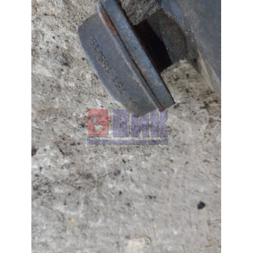 Отбойник передней рессоры DAF 105 900877 (центр) (911), -2