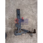 Кронштейн переднего крыла DAF 105 901890 передний LH (838)