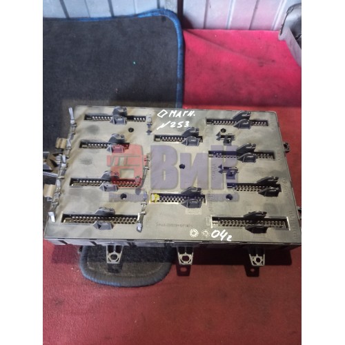 Блок предохранителей Renault MACK (030), 5010561943