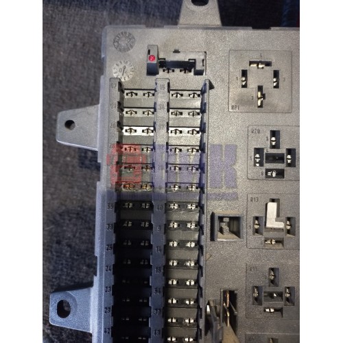 Блок предохранителей Renault MACK (030), 5010561943-4