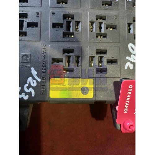 Блок предохранителей Renault MACK (030), 5010561943-1