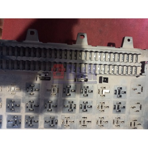 Блок предохранителей Renault MACK (029), 5010561943-1