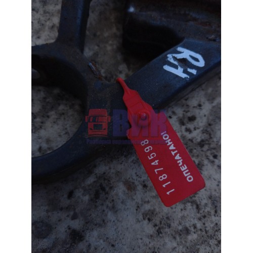 Кронштейн переднего амортизатора Volvo FM 657966 нижний RH (598), 20703965-1