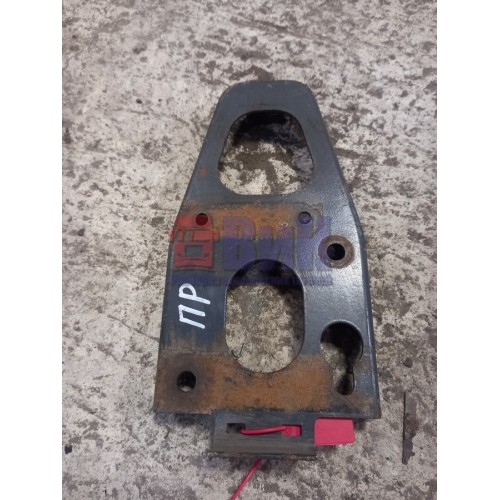 Кронштейн усилителя бампера DAF CF 85 620602 (400) RH, 