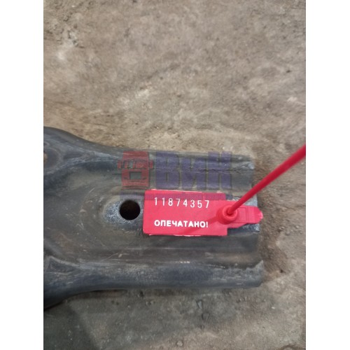 Кронштейн переднего крыла Scania R440 248722 нижний RH (357), 1377435-1