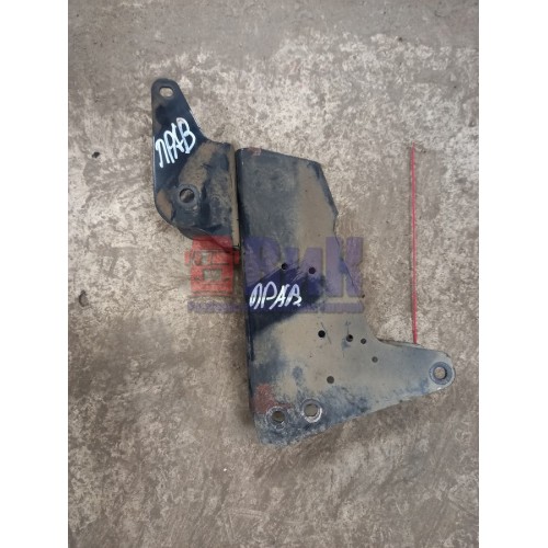 Кронштейн торсиона кабины MAN TGA 490369 ш.к. RH (202), 