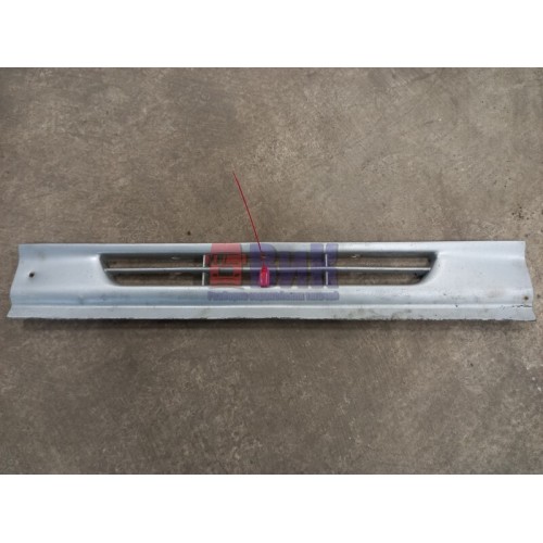 Накладка на бампер Mercedes Actros 987958 центральная часть деф. (164), 9438850525