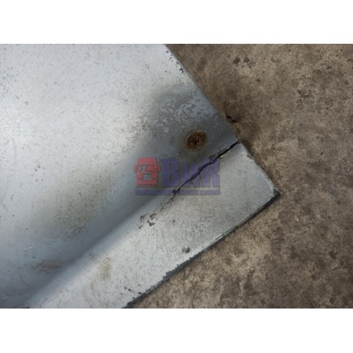 Накладка на бампер Mercedes Actros 987958 центральная часть деф. (164), 9438850525-3