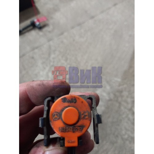 Датчик уровня охлаждающей жидкости Mercedes Actros 987958 (в бачок) (291), 9425420217-4