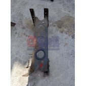 Траверса Mercedes центральная (037)