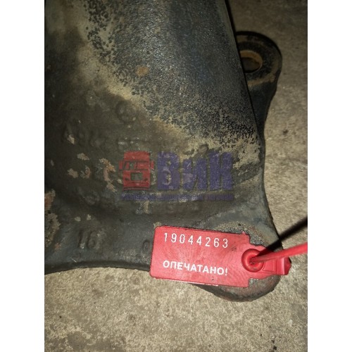 Кронштейн цилиндра подъема кабины Mercedes Actros 987958 (263), 9425631238-1