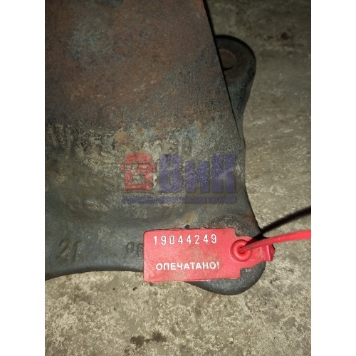 Кронштейн цилиндра подъема кабины Mercedes Actros 987958 (249), 9425631238-1