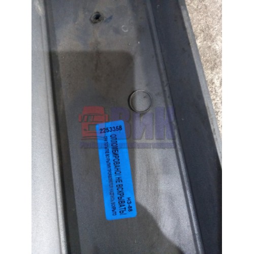 Накладка решетки радиатора Renault T460 001057 RH деф. (358), 82275885-1