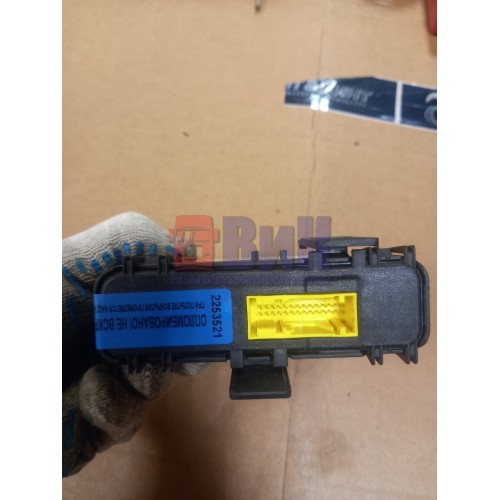 Блок управления замком двери Renault T460 001057 (521), 21926376-1