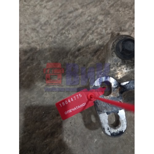 Кронштейн глушителя Renault T460 001057 передний (775), 21638271-1