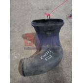 Патрубок воздушного фильтра Renault T460 001057 в сборе с кронштейном (785)